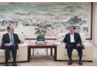 1梁維東市長(右)與郭振華主席交流