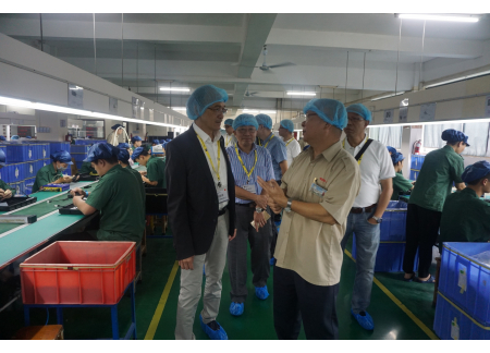 2吳毓雄先生介紹企業的經營情況