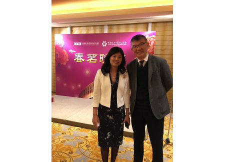 2賀良梅副主席與廣交會駐港辦事處總經理黃少紅女士合照