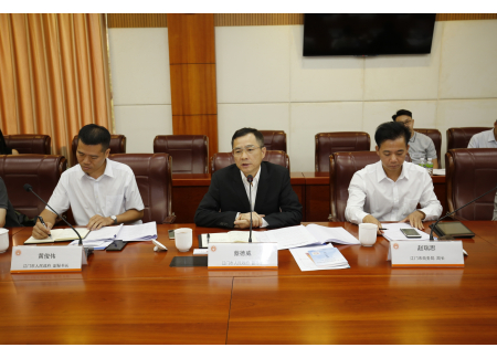 江門市政府蔡德威副市長（中）致辭
