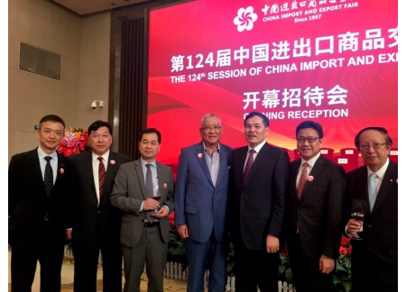 3与钱克明副部长(右三)合照