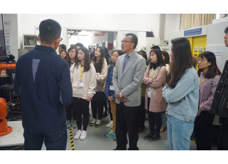 李沛良主席参观中科院深圳先进研究院工业机械人实验室