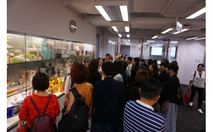 1參觀展廳現場情況